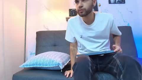 ELLIOT  online show from July 2026 09:10:01 PM