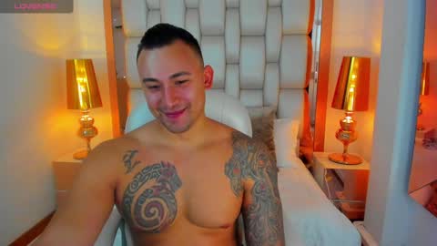 Snapshot of elliott_veelez chatting on December 2024 08:39:01 PM E L L I O T V E L E Z online show from December 2024 08:39:01 PM