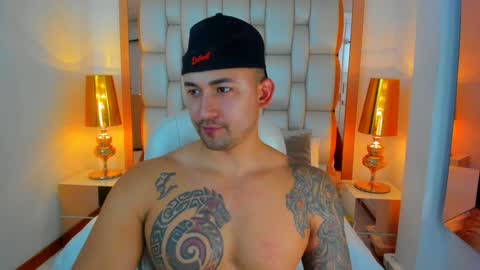 Snapshot of elliott_veelez chatting on December 2024 08:33:01 PM E L L I O T V E L E Z online show from December 2024 08:33:01 PM