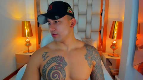 Snapshot of elliott_veelez chatting on December 2024 12:19:01 PM E L L I O T V E L E Z online show from December 2024 12:19:01 PM