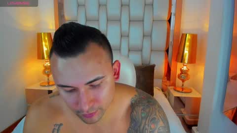 Snapshot of elliott_veelez chatting on January 2025 08:29:01 PM E L L I O T V E L E Z online show from January 2025 08:29:01 PM