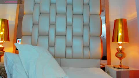 Snapshot of elliott_veelez chatting on January 2025 11:30:01 PM E L L I O T V E L E Z online show from January 2025 11:30:01 PM