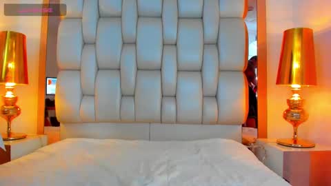 Snapshot of elliott_veelez chatting on March 2025 11:54:01 PM E L L I O T V E L E Z online show from March 2025 11:54:01 PM