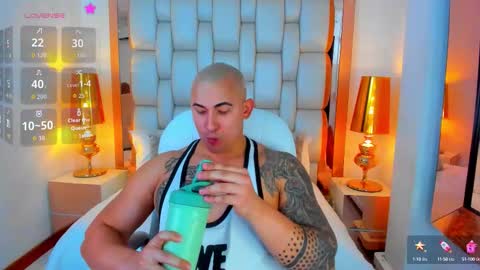 Snapshot of elliott_veelez chatting on September 2025 08:41:01 PM E L L I O T V E L E Z online show from September 2025 08:41:01 PM