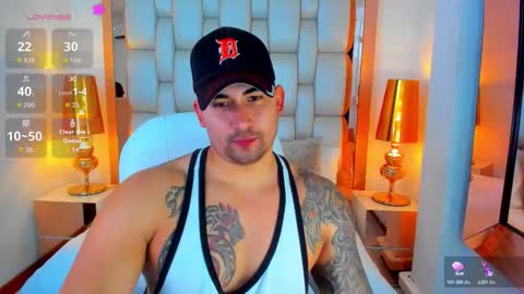 Snapshot of elliott_veelez chatting on October 2025 08:29:01 PM E L L I O T V E L E Z online show from October 2025 08:29:01 PM