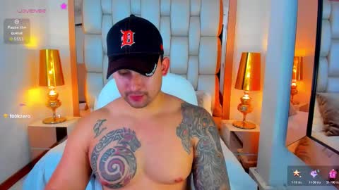 Snapshot of elliott_veelez chatting on November 2025 08:52:01 PM E L L I O T V E L E Z online show from November 2025 08:52:01 PM