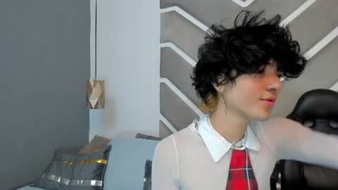 elliotvolkov online show from July 2026 01:31:01 PM