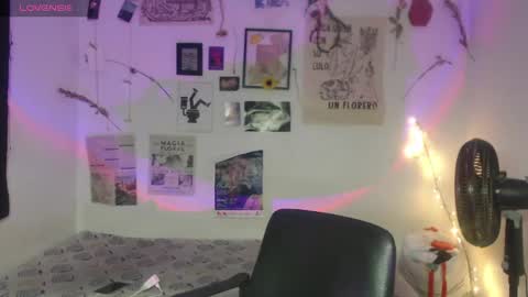 Snapshot of ellis_flowers chatting on January 2026 04:27:01 AM . online show from January 2026 04:27:01 AM