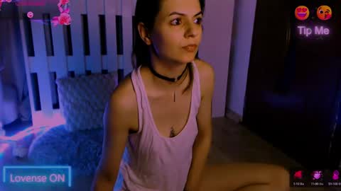 Snapshot of ellisa_26 chatting on June 2026 06:19:01 PM Elisa online show from June 2026 06:19:01 PM