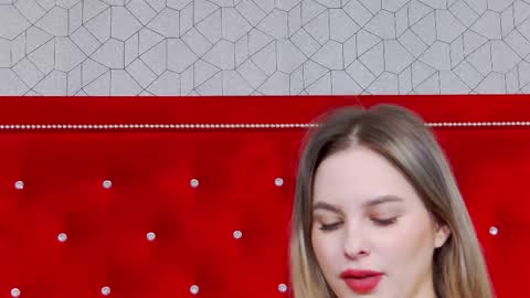 Elsa Jean online show from October 2025 05:11:02 AM