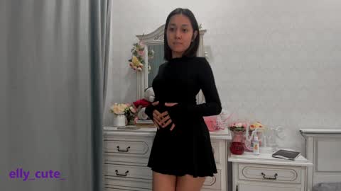 Snapshot of elly_cute_ chatting on December 2024 06:52:02 PM Elly Cute online show from December 2024 06:52:02 PM