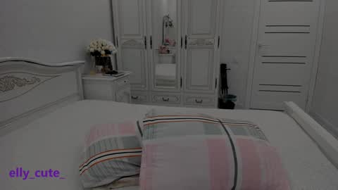 Snapshot of elly_cute_ chatting on December 2024 03:47:02 AM Elly Cute online show from December 2024 03:47:02 AM