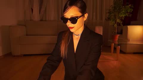 Snapshot of elly_fry chatting on November 2025 06:06:02 PM Art Place online show from November 2025 06:06:02 PM