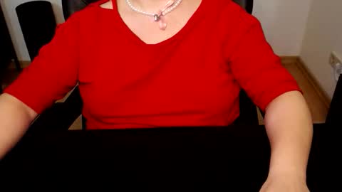Elly online show from May 2026 06:48:01 PM
