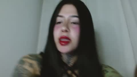Snapshot of elly_skye chatting on May 2026 06:21:02 AM Natalia online show from May 2026 06:21:02 AM