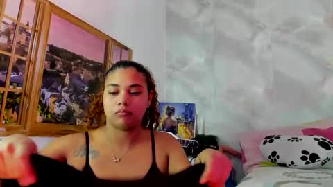 Snapshot of ellybloom chatting on April 2026 01:38:01 PM ellybloom online show from April 2026 01:38:01 PM