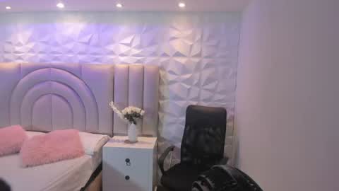 Ellye online show from July 2026 11:16:02 AM