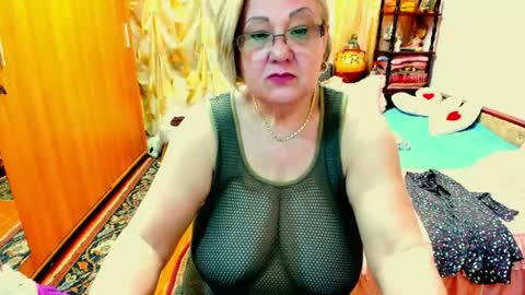 ellyhot53 online show from June 2026 03:05:02 PM