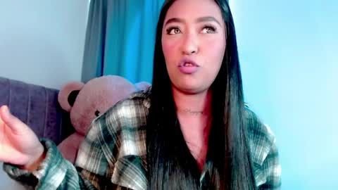 Elly online show from May 2026 10:08:02 PM