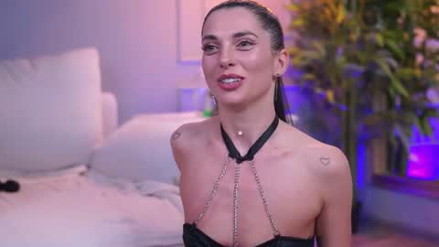 Snapshot of ellylynne chatting on July 2026 01:58:33 AM Elly online show from July 2026 01:58:33 AM
