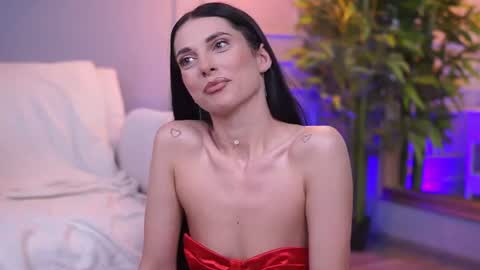 Snapshot of ellylynne chatting on July 2026 07:10:02 PM Elly online show from July 2026 07:10:02 PM