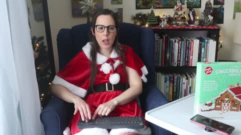 Elly Naomi online show from December 2024 04:27:02 PM