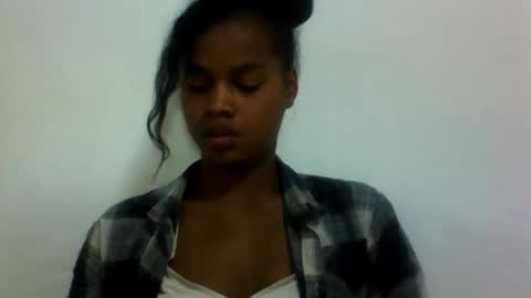 Snapshot of elodie228680 chatting on June 2026 05:05:02 AM elodie228680 online show from June 2026 05:05:02 AM