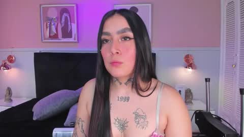 Elodie  online show from January 2026 12:30:01 PM