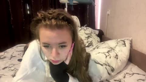 eloiscolins online show from May 2026 04:40:02 AM