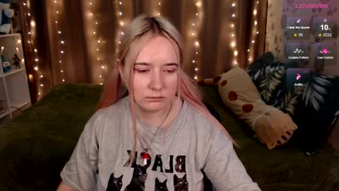 Ela give me a thumbs up if you like it  and this is important for the development of the account online show from January 2025 11:01:02 PM