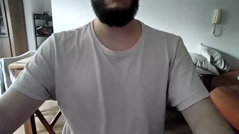 Snapshot of elriclust chatting on February 2026 10:17:01 PM elriclust online show from February 2026 10:17:01 PM