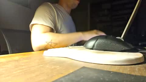 elriclust online show from April 2026 10:23:02 PM