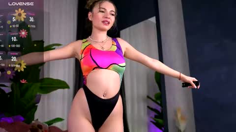 Snapshot of elsasolace chatting on September 2025 10:03:02 PM Adina online show from September 2025 10:03:02 PM