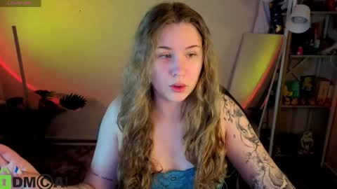 Snapshot of elsie_cutties chatting on April 2026 01:03:01 AM Elsie online show from April 2026 01:03:01 AM