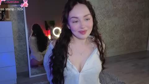 Mia 3 online show from June 2026 04:42:01 PM
