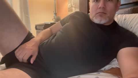 Snapshot of elvecinoequipadon chatting on May 2026 02:57:02 PM Petrhus Rockpic online show from May 2026 02:57:02 PM