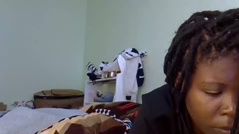 flo online show from December 2025 09:15:02 AM