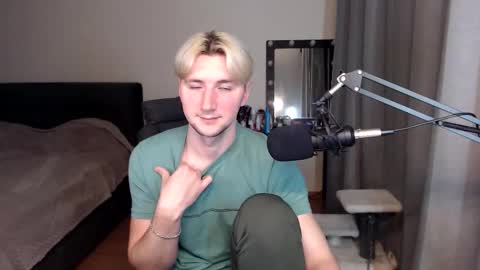 Elvin Vaenight online show from September 2025 09:37:01 PM