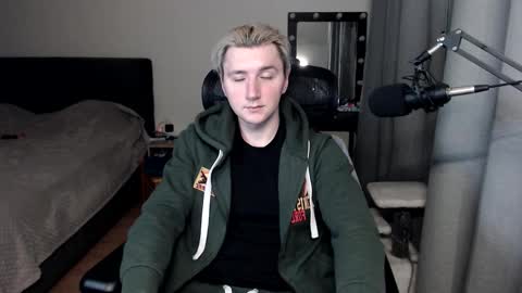 Elvin Vaenight online show from October 2025 12:44:02 AM