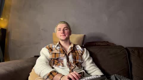 Elvin Vaenight online show from November 2025 10:53:02 PM