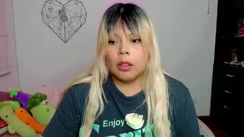 Snapshot of elymoon chatting on September 2025 11:54:01 PM Ely online show from September 2025 11:54:01 PM