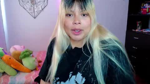 Snapshot of elymoon chatting on October 2025 09:34:02 PM Ely online show from October 2025 09:34:02 PM