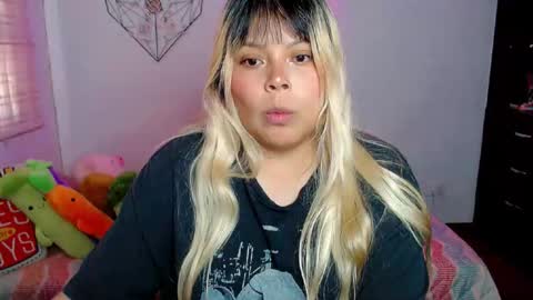 Snapshot of elymoon chatting on October 2025 10:10:01 PM Ely online show from October 2025 10:10:01 PM