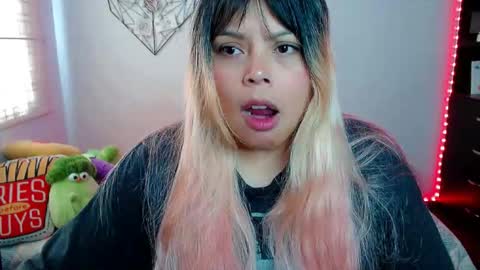 Snapshot of elymoon chatting on February 2026 05:42:01 PM Ely online show from February 2026 05:42:01 PM