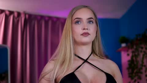 Snapshot of elyssawetxx chatting on May 2026 06:02:02 PM Elyssa online show from May 2026 06:02:02 PM