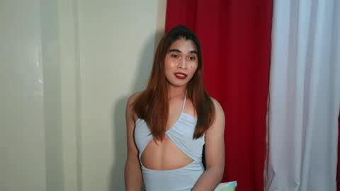 Snapshot of elyuna_cummer69 chatting on January 2026 11:59:02 AM Lesley online show from January 2026 11:59:02 AM