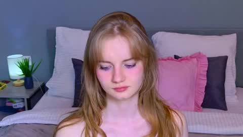 Chloyka online show from April 2026 10:01:02 PM