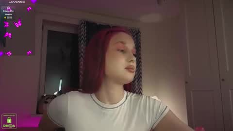 Em1l1a online show from November 2025 03:34:02 PM