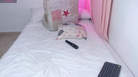 Snapshot of em_aa1 chatting on February 2025 10:02:02 PM A N D R E A online show from February 2025 10:02:02 PM