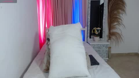 Snapshot of em_aa1 chatting on February 2025 09:17:02 AM A N D R E A online show from February 2025 09:17:02 AM